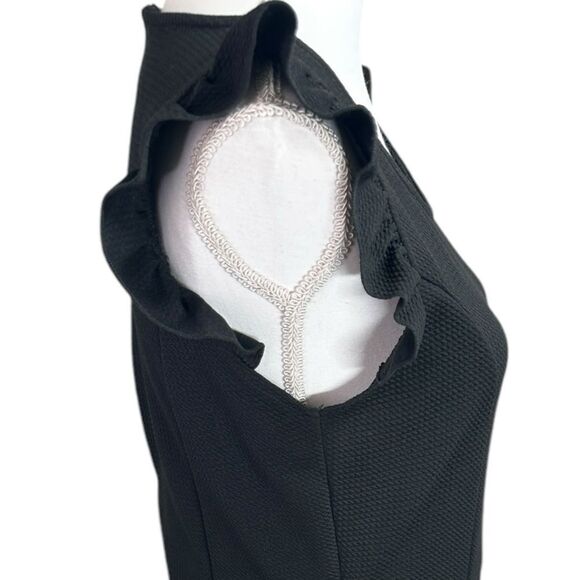 Caution To The Wind Textured Black Ruffle Sleeve Jumpsuit Size Medium Back Zip - Picture 5 of 10